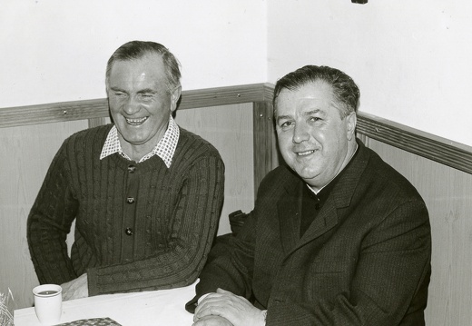 1976,  Ruep Oberlohr und Pfarrer Josef Furtschegger