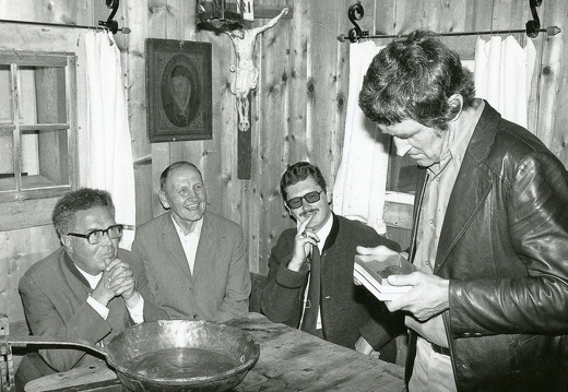 1975, der neolithische Steinhammer