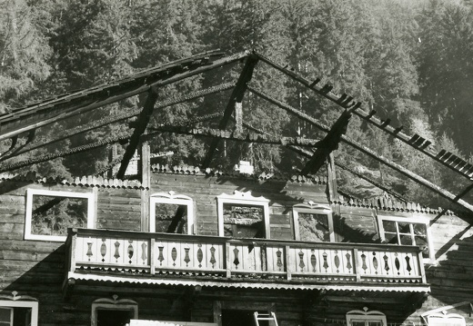1989, Brand Außerzeiner