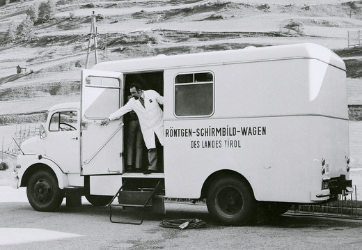 ca. 1970, Röntgenbus des Landes Tirol