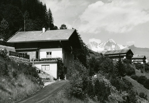 1974, Staniska