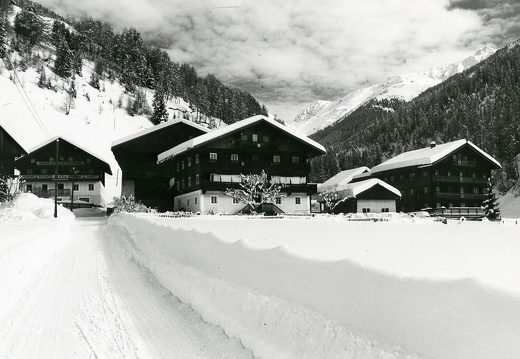 1988, Glor