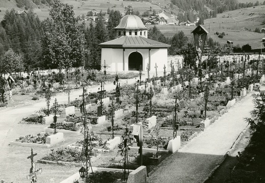 1975, Friedhof und Aufbahrungskapelle