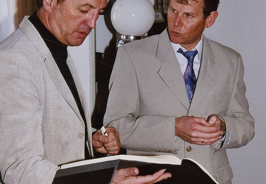 2003, Neueröffnung Bücherei