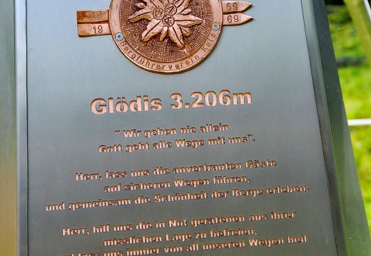 2011, neue Gipfelkreuz Glödis