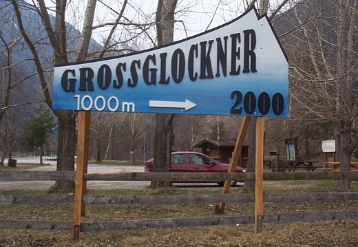 2000, Hinweisschild in Unterpeischlach