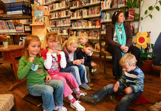 2010, Besuch in der Bücherei