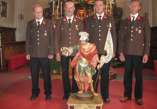 2010, Feuerwehr Statuenträger