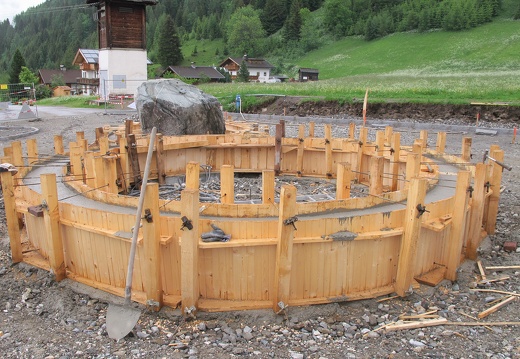 2011, Bau Dorfbrunnen Lesach
