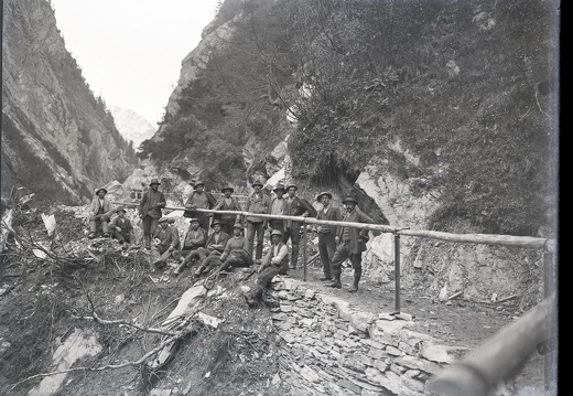 Bau Weg durch Dabaklamm