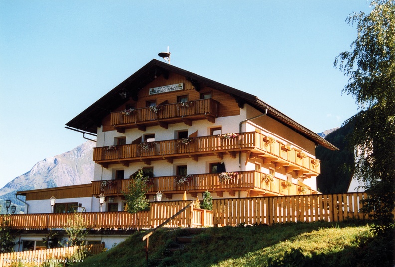 nr64_lesacherhof_01.jpg