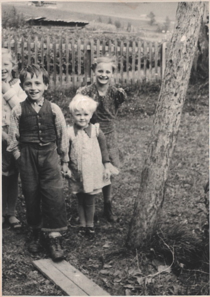 kals_26_91 Kinder 1942.jpg