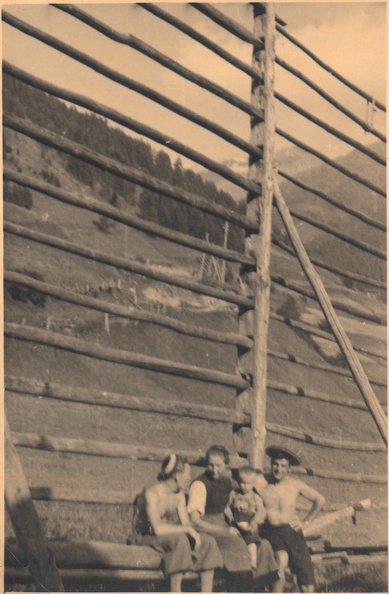 kals_26_107 zusammenkunft bei der heuernte 1942.jpg