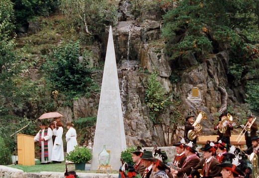 2003, Dorfbrunnen Unterpeischlach