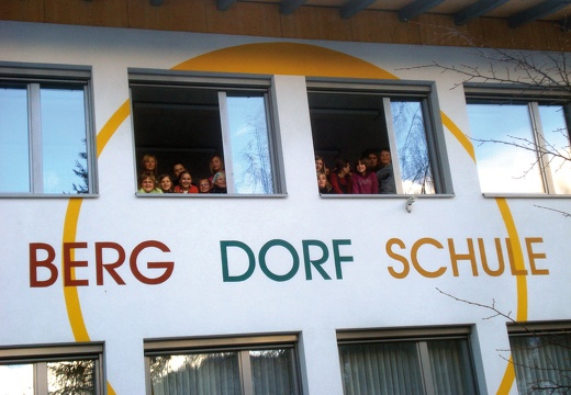 2007, Berg Dorf Schule