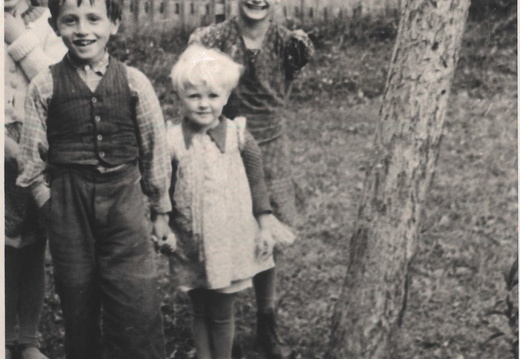 Kinder 1942